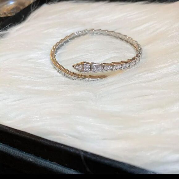 Snake design bracelet - Picture 2 of 4